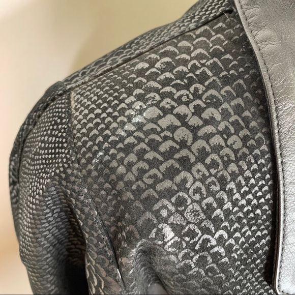 Chia Women’s leather jacket size medium - Picture 6 of 7